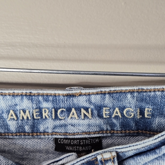 American Eagle Distressed Women's Mom Jeans - Picture 3 of 10